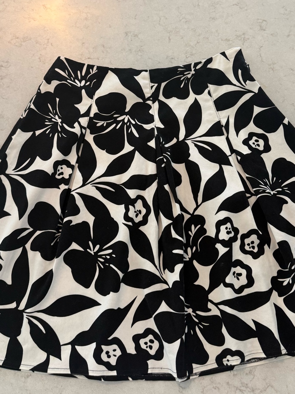 Willi Smith Black & White Floral Circle Skirt
